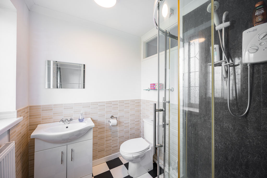 En-Suite- click for photo gallery